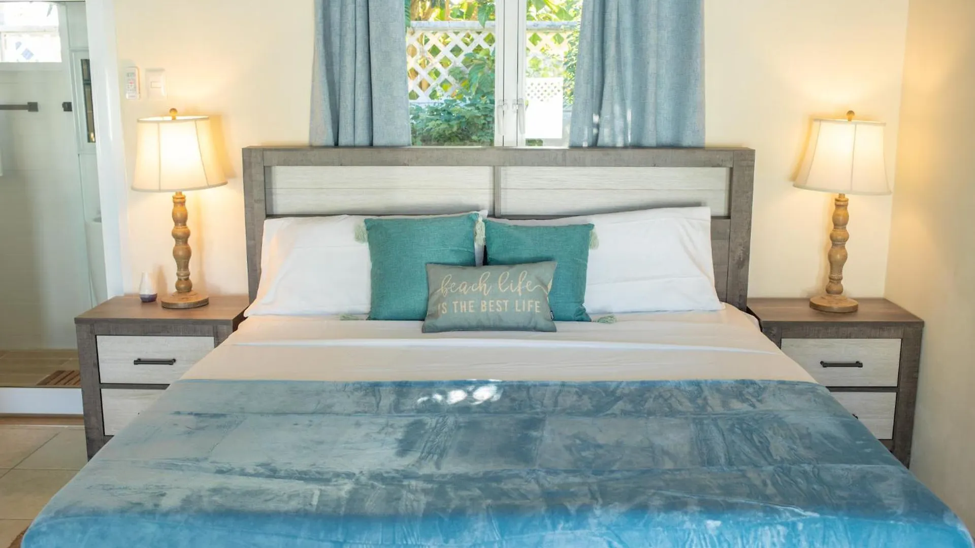 The Heart Villa, Exquisite Pool To Relax & Unwind Golden Grove 0*,  Trinidad és Tobago