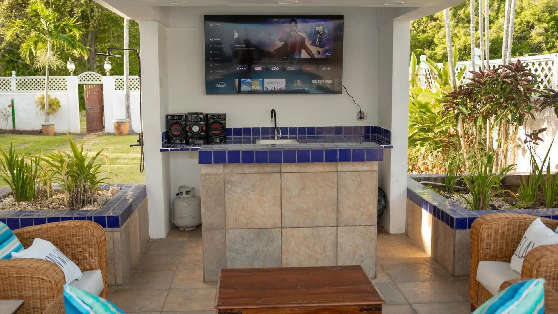 The Heart Villa, Exquisite Pool To Relax & Unwind Golden Grove 0*,  Trinidad és Tobago